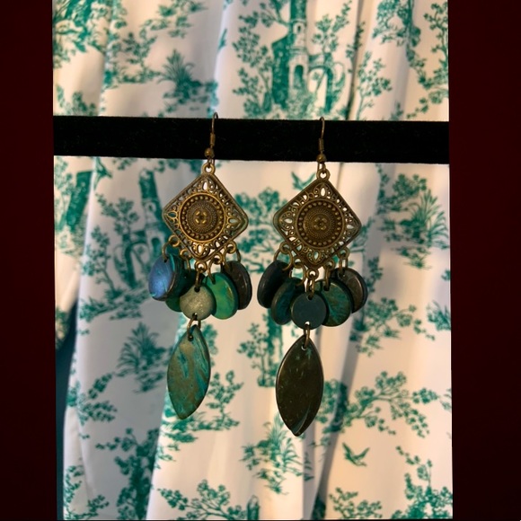 Bundle; button down & earrings - Picture 5 of 6